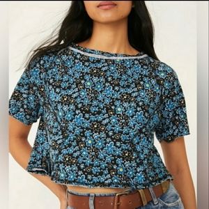 We The Free Relaxed Fit Scoop Neck Cropped Floral Print Top